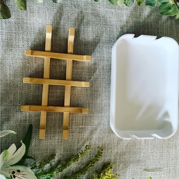Bamboo Soap Dish - Plastic Free Soap Dish, Bamboo & Corn Starch, Compostable - Picture 2 of 6